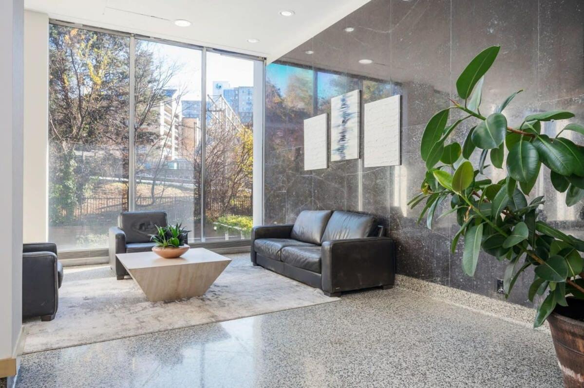 Hébergement de vacances Downtown Excellent View! Onsite Parking 1904 *